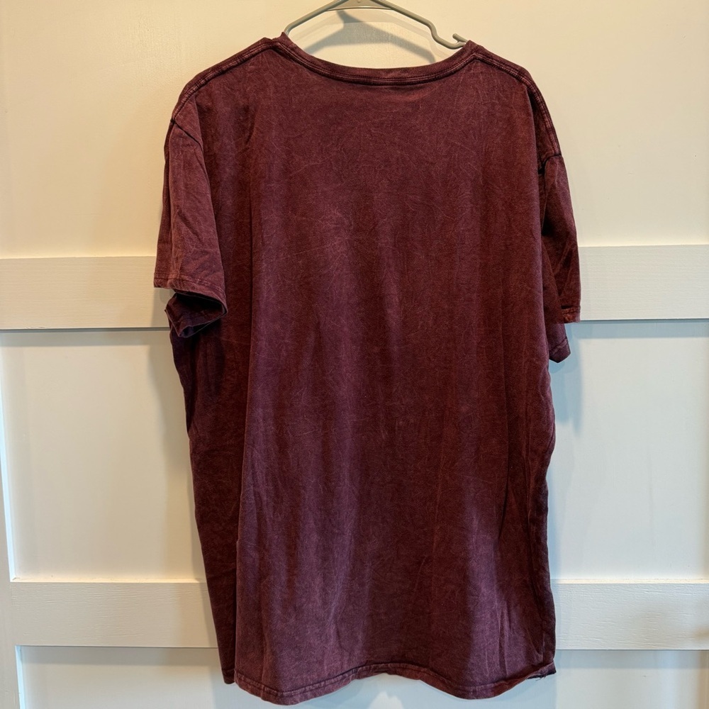 Warner Bros. Hogwarts Quidditch 2XL Maroon Tee - Picture 6 of 7